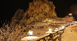 Kapadokya'da kartpostallık kar manzaraları