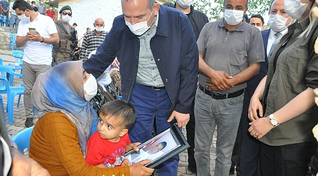 İçişleri Bakanı Soylu'dan şehit işçilerin ailelerine taziye ziyareti