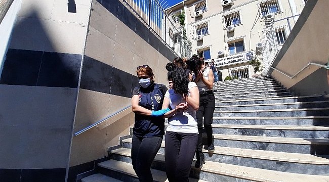 İstanbul'da iki evden 200 bin TL'lik hırsızlık yapan 1'i hamile 3 kadın hırsız yakalandı