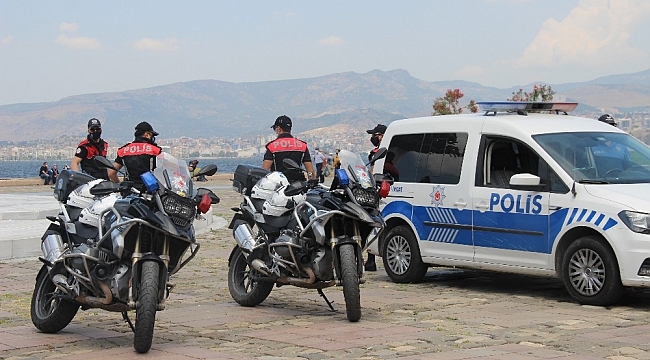 İzmir'de polisten maske denetimi: Maske takmayana 900 lira ceza