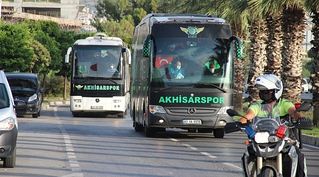 Korona virüs şoku yaşayan Akhisarspor İzmir'e geldi