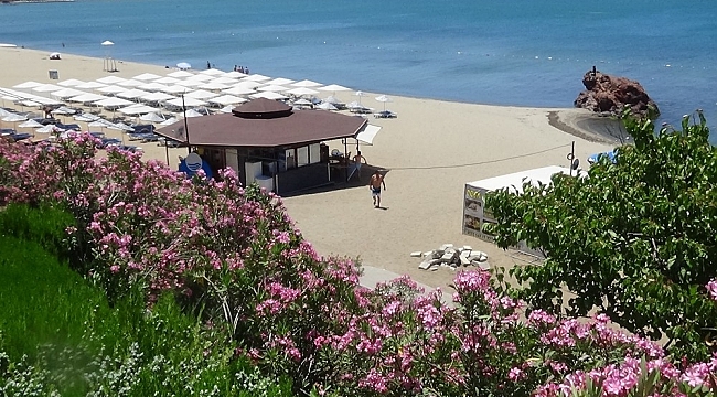 Sokağa çıkma yasağına genelde turistlerde uydu sahiller boş kaldı