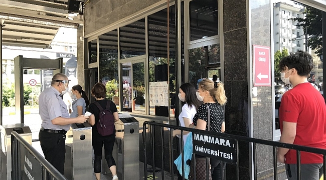 Sosyal mesafeli YKS sınavı başladı