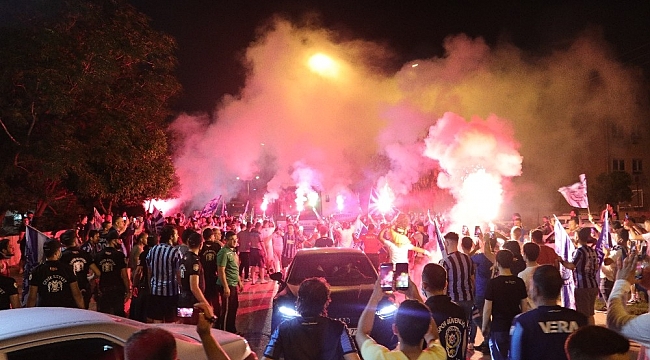 Adana Demirspor şampiyon gibi karşılandı