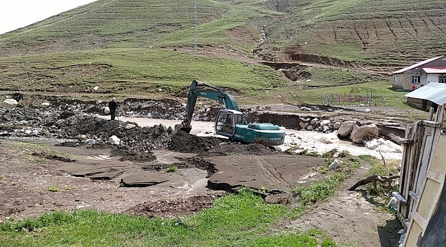 Ağrı'da köyler sele teslim