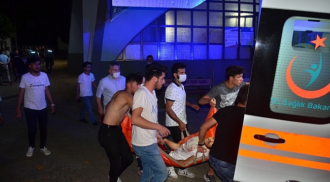 Cami bahçesinde bıçaklandı