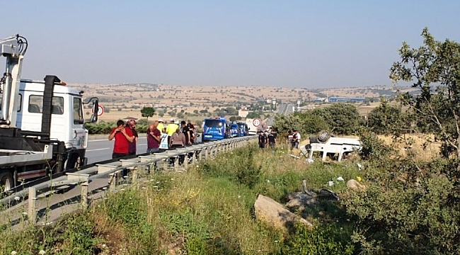 Cenazeye giderken kaza yaptılar