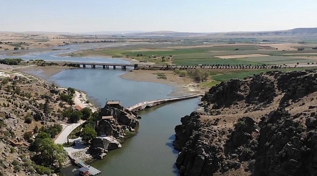 Çeşnigir Köprüsü ilgi çekiyor