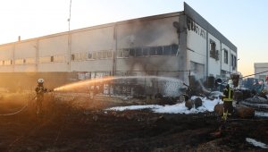 Manisa'da atık depolama tesisinde korkutan yangın