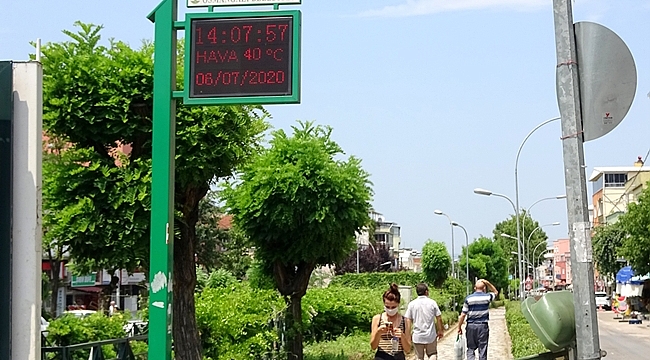 Termometreler 42 dereceyi gösterdi, Bursalılar gölgeye kaçtı