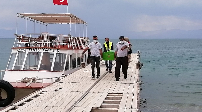 Van Gölü'nden 2 ceset daha çıkarıldı