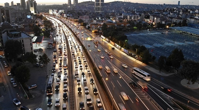 İstanbul'da trafik kilitlendi