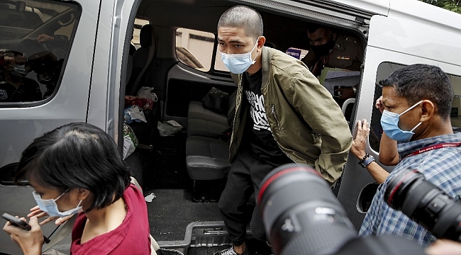Tayland'da monarşi karşıtı protestoların liderlerine gözaltı
