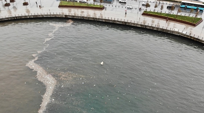 Yağmur sonrası İstanbul Boğazı'nda üzen görüntü