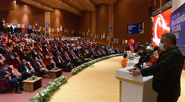 AK Parti'de kongrelere devam