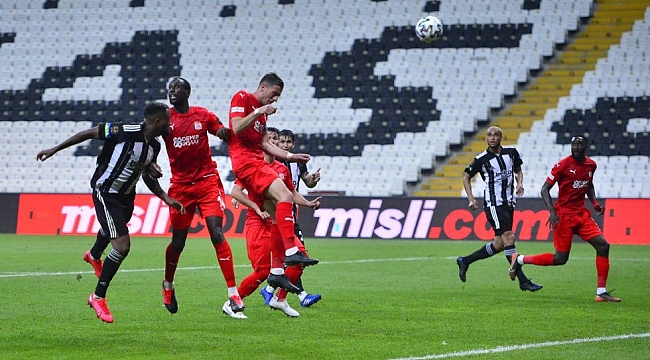 Beşiktaş Sivasspor'a yenildi