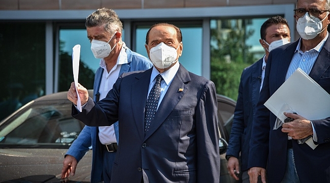Covid-19 tedavisi gören Berlusconi hastaneden taburcu oldu