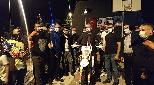 Dostum motocros ekibini ağırladı