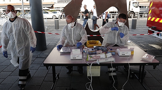 Eleştirilere rağmen Hong Kong toplu testlere başladı