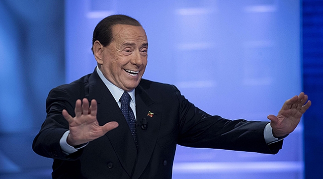 Eski İtalya Başbakanı Berlusconi Covid-19'a yakalandı