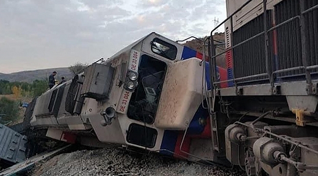 Ankara'da iki tren çarpıştı! 2 ölü