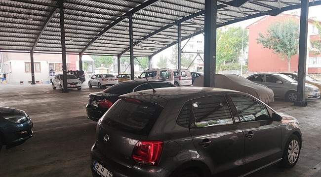 Araç sahipleri dolu önlemini kapalı pazar yerlerine sığınarak aldı
