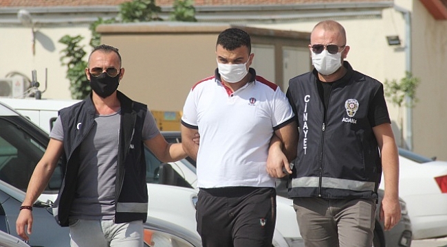 Arkadaşını, sosyal medyada kendisine hakaret ettiği için öldürmüş