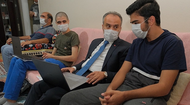 Bursa'da öğrencilere eğitimde uzakları yakın eden destek