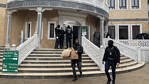 Camiye yapılan baskının ardından devlet kumpası çıktı