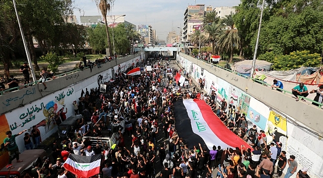 Irak'taki protestolarda şiddet olayları artarak devam ediyor