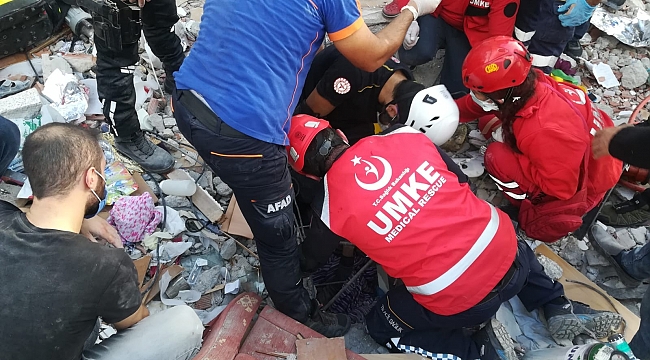İzmir depreminde kurtarma çalışmaları sürüyor