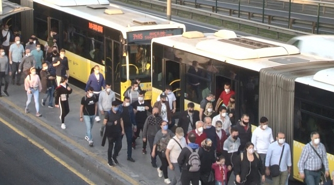 Okulların açılmasıyla İstanbul'da trafik yoğunluğu