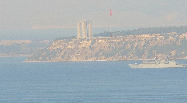Romanya savaş gemisi Çanakkale Boğazı'ndan geçti