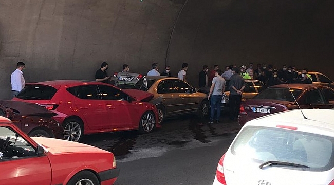 Tünel girişinde zincirleme trafik kazası