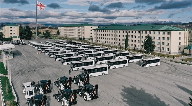 12 iş makinesi ve 35 adet otobüs Gürcistan Savunma Bakanlığına teslim edildi