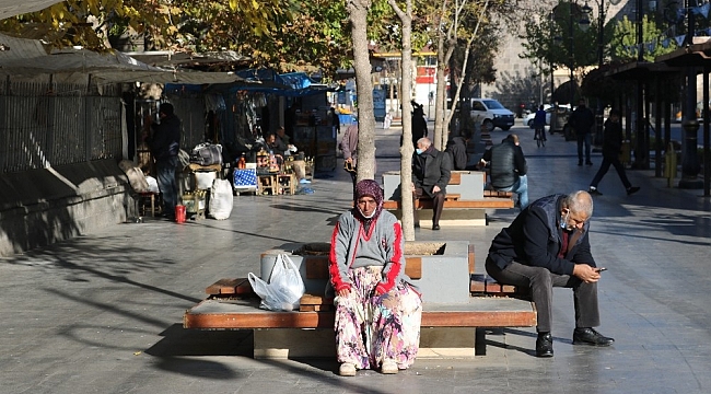 14 saatlik sokağa çıkma kısıtlaması bitti, Diyarbakırlılar işlerinin yolunu tuttu