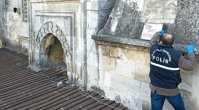 6 asırlık camide esrarengiz olay