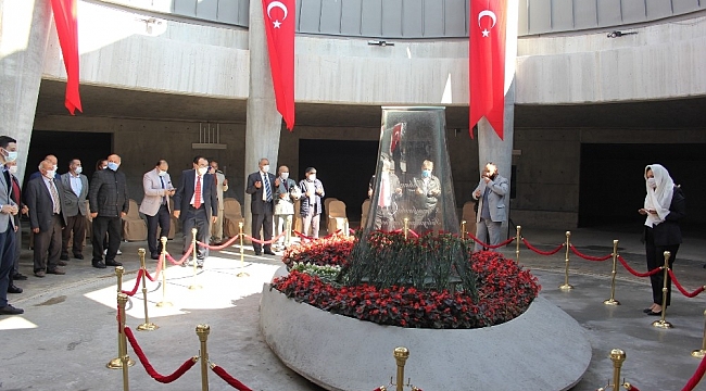 9. Cumhurbaşkanı Demirel, 96'ncı doğum gününde kabri başında anıldı
