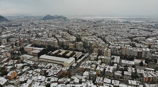 Afyonkarahisar güne kar sürprizi ile uyandı
