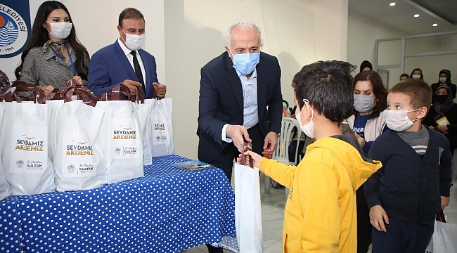 Akdeniz Belediyesi anne devam sütü dağıtımına başladı