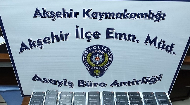 Akşehir'de kaçak cep telefonu ele geçirildi
