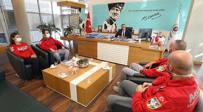 AKUT gönüllülerini duygulandıran sürpriz