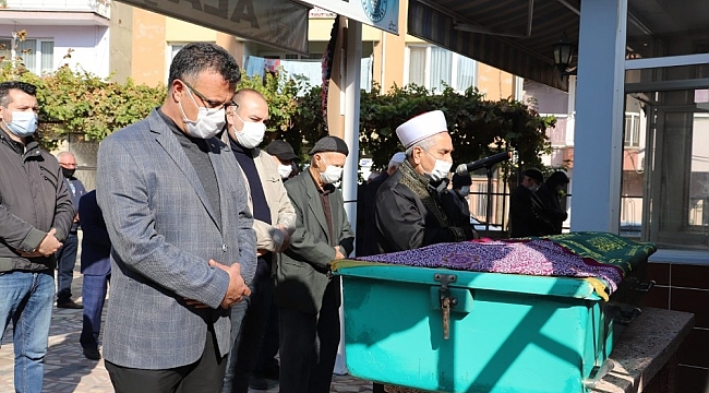 Alaşehir'in tarihi çınarı Ayşe nine 107 yaşında vefat etti