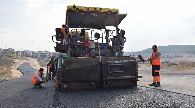 Aliağa'da asfalt çalışmaları devam ediyor