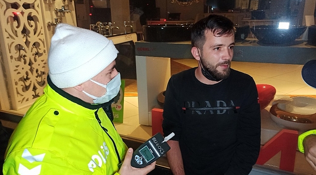 Alkollü sürücü kısıtlamada kontrolden kaçtı kıskıvrak yakalandı
