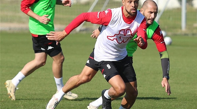 Antalyaspor'un kırmızı kartlarla başı dertte