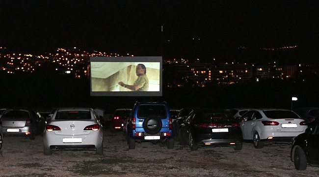 Arabalı Sinema 'Nasipse Adayız' ile final yaptı
