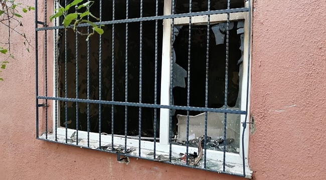 Ataşehir'de iki katlı binada yangın