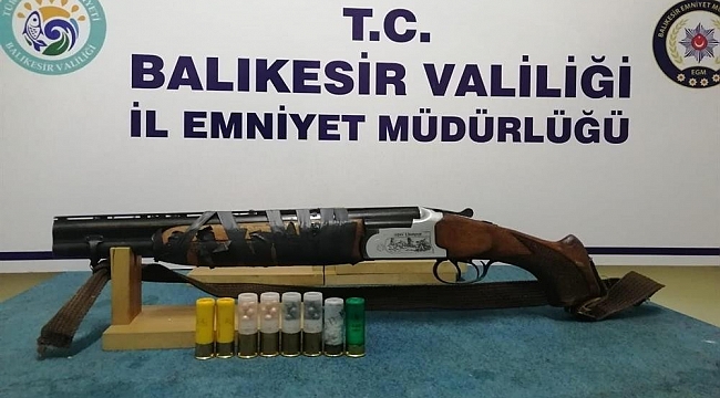 Balıkesir'de polis 90 aranan şahıs ve 40 silah yakaladı