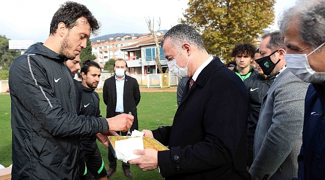 Başkan Büyükakın'dan Kocaelispor kafilesine moral